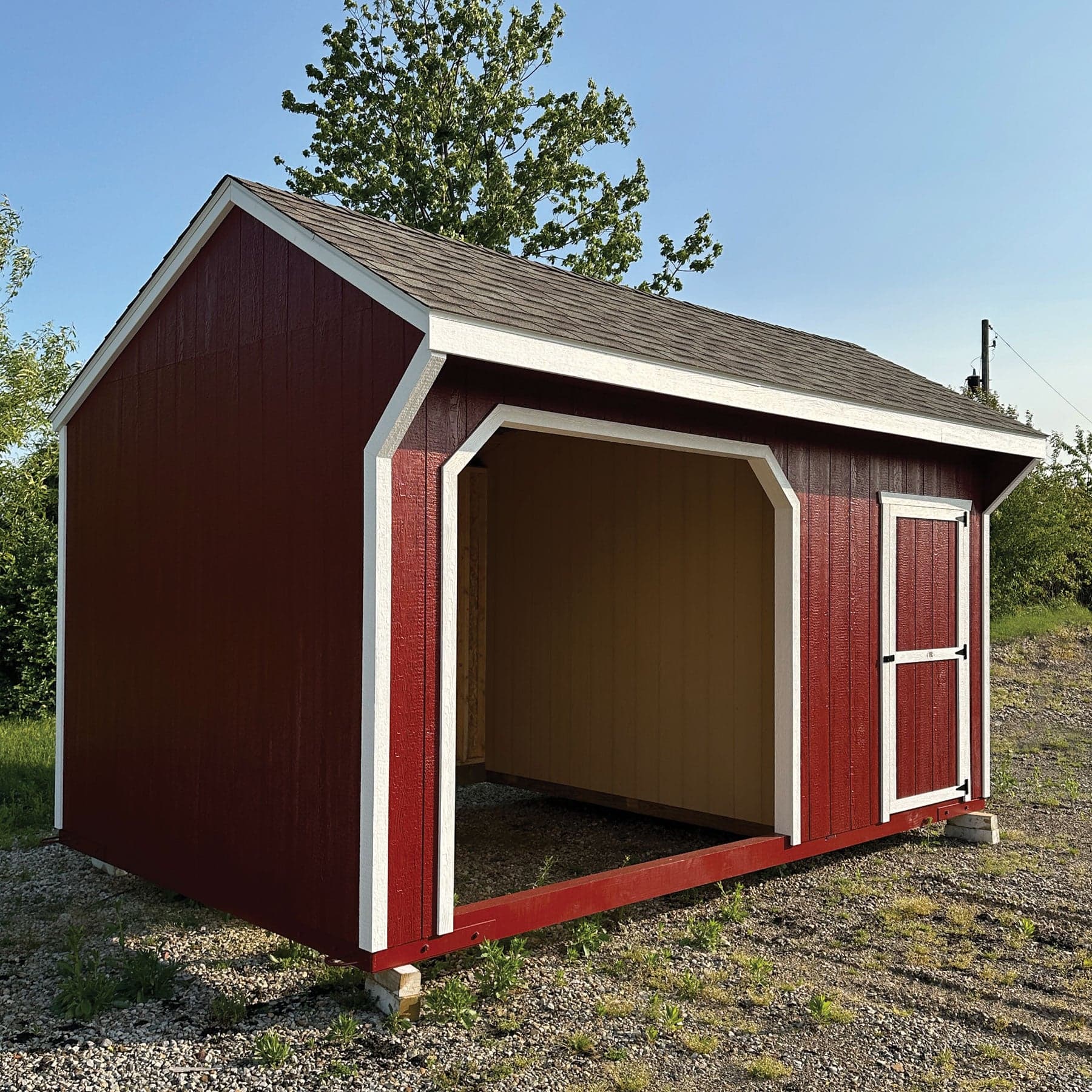 Value Animal Run-In Shelter With Tack Room