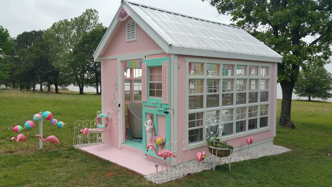 https://cdn.shopify.com/s/files/1/0782/3310/8756/files/Customer_Seaside_Colonial_Gable_Greenhouse.jpg?v=1689355092